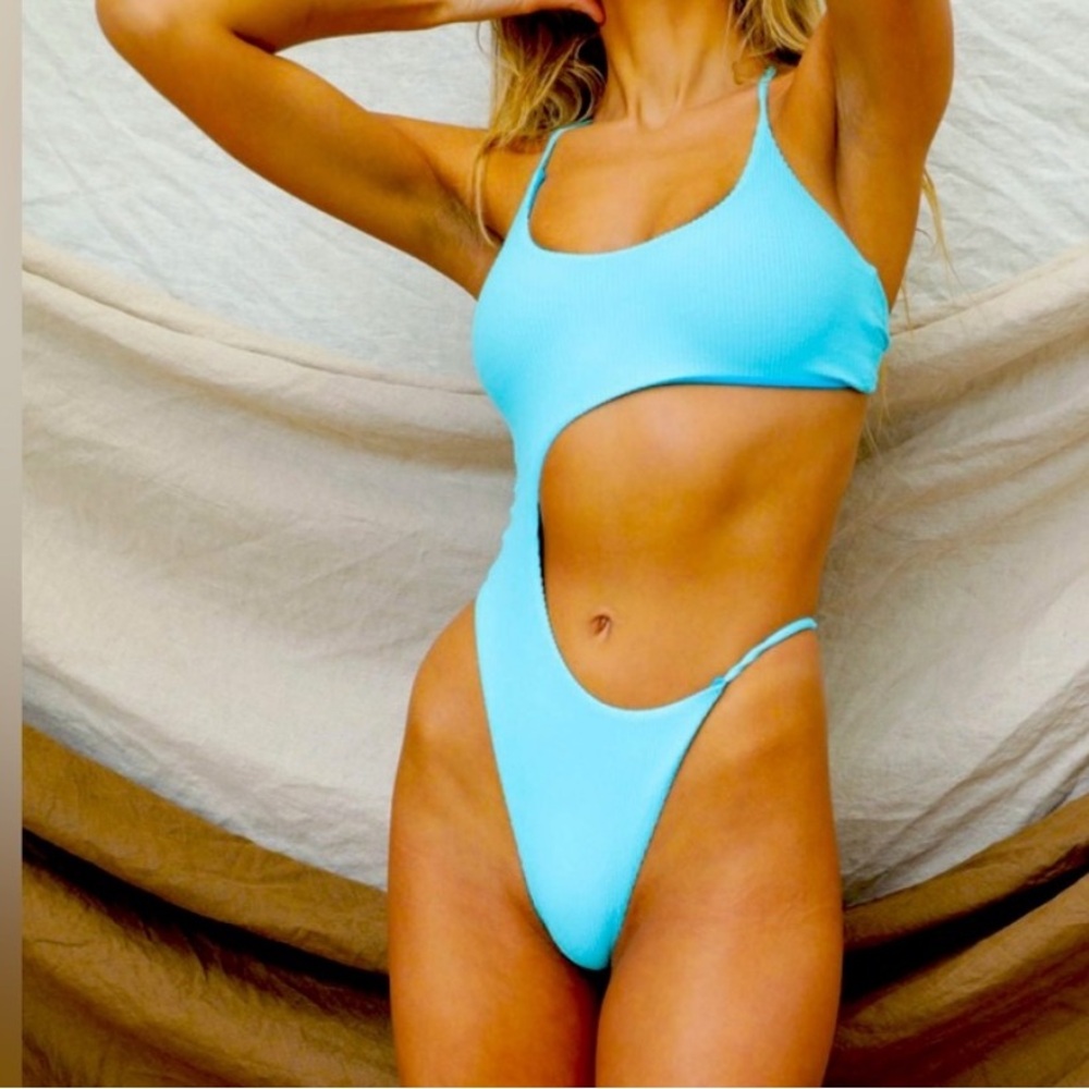 NWT toast swim signature cut out one piece swimsuit turquoise sea blue medium
